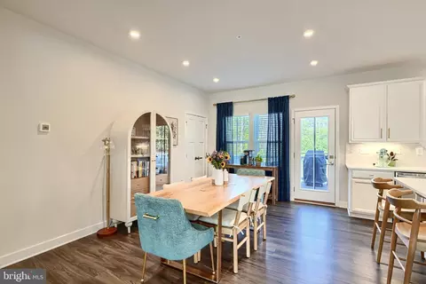 Dining - 549 Katherine Ave, Baltimore, MD 21221 photo 1 of 1
