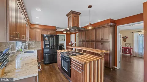 Kitchen - 14710 Manor Rd, Phoenix, MD 21131 photo 3 of 3