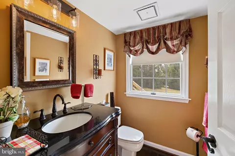Bath - 14710 Manor Rd, Phoenix, MD 21131 photo 1 of 4