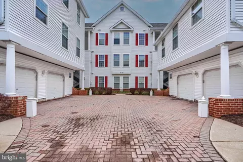 24 Hawk Rise Ln #302, Owings Mills, MD 21117