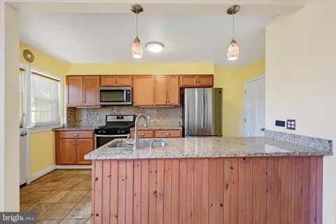 7226 Lanark Rd, Baltimore, MD 21212 photo 8