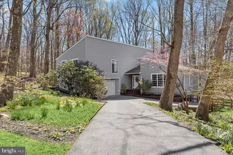 3 Huntfield Ct, Owings Mills, MD 21117