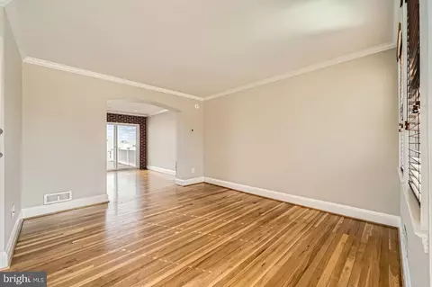 Living - 7276 Conley St, Baltimore, MD 21224 photo 2 of 4