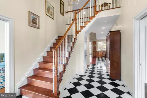 Entry Way - 604 Valley View Rd, Towson, MD 21286 photo 2 of 6