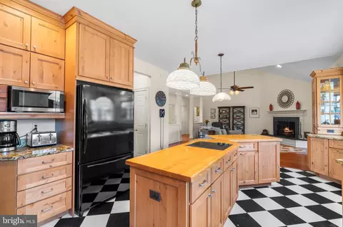 Kitchen - 604 Valley View Rd, Towson, MD 21286 photo 4 of 5