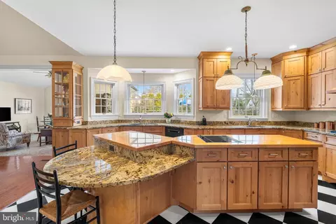 Kitchen - 604 Valley View Rd, Towson, MD 21286 photo 5 of 5