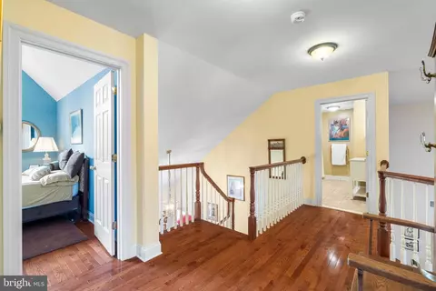 Entry Way - 604 Valley View Rd, Towson, MD 21286 photo 5 of 6