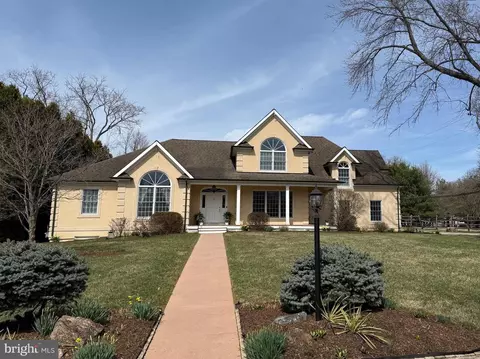 Exterior - 604 Valley View Rd, Towson, MD 21286 photo 2 of 12