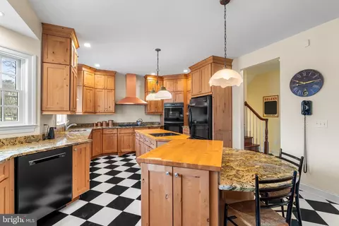 Kitchen - 604 Valley View Rd, Towson, MD 21286 photo 3 of 5
