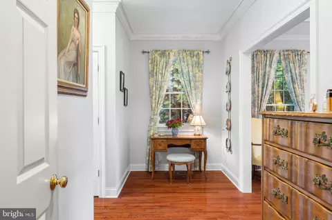 Entry Way - 604 Valley View Rd, Towson, MD 21286 photo 4 of 6