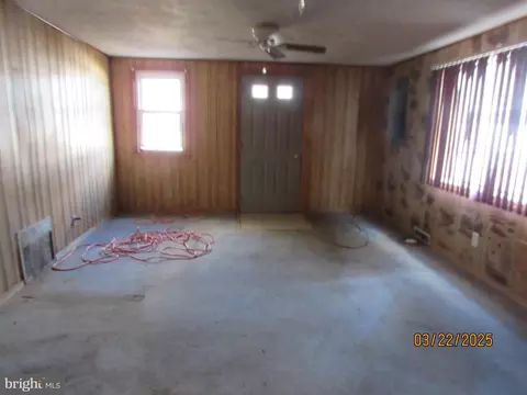 Living - 2410 Cooper Ave, Sparrows Point, MD 21219 photo 2 of 2