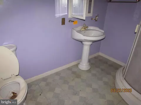 Bath - 2410 Cooper Ave, Sparrows Point, MD 21219 photo 1 of 1