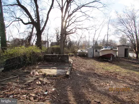 Exterior - 2410 Cooper Ave, Sparrows Point, MD 21219 photo 2 of 4