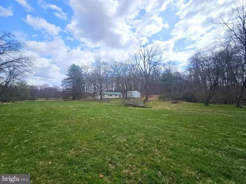 Exterior - 15216 Parrish Rd, Upperco, MD 21155 photo 4 of 7