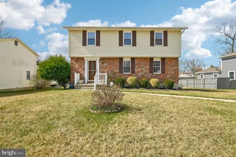 6618 Hunters Wood Cir, Catonsville, MD 21228