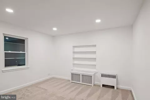 Living - 29 Waterview Rd, Dundalk, MD 21222 photo 1 of 1