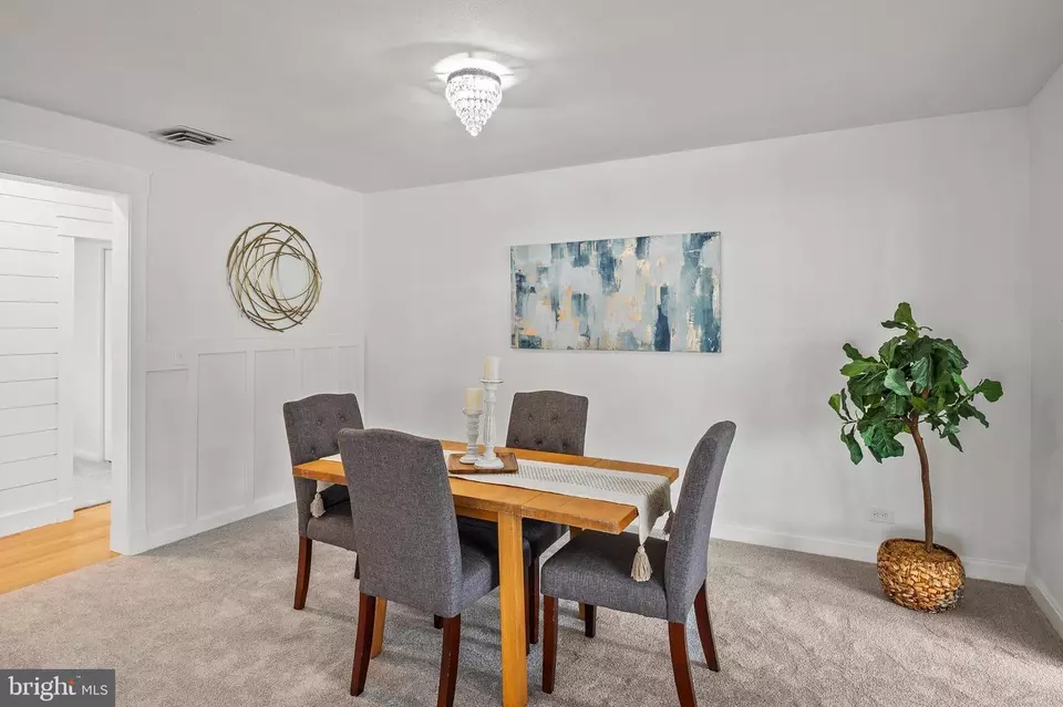Dining - 29 Waterview Rd, Dundalk, MD 21222 photo 2 of 2