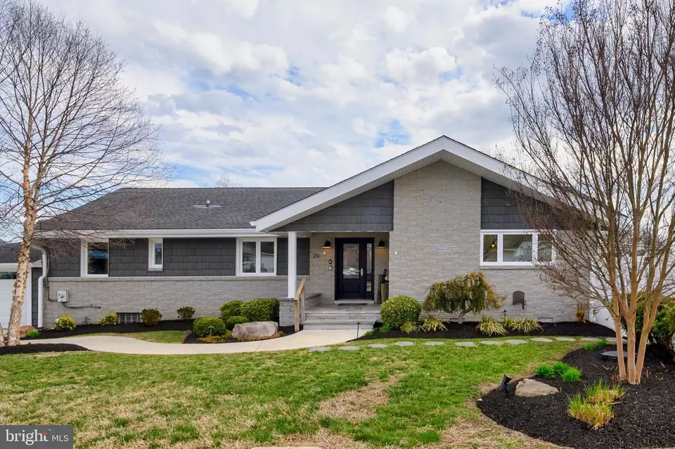 Exterior - 29 Waterview Rd, Dundalk, MD 21222 photo 3 of 9