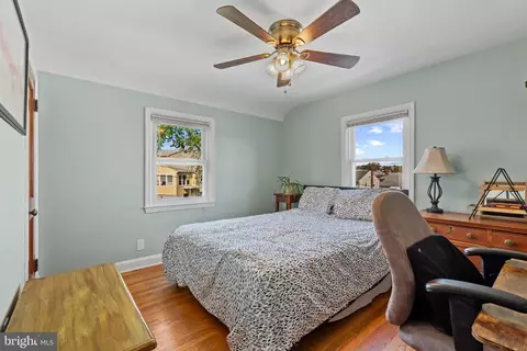 Bedroom - 5532 Oakland Rd, Halethorpe, MD 21227 photo 8 of 13