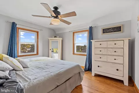 Bedroom - 5532 Oakland Rd, Halethorpe, MD 21227 photo 2 of 13