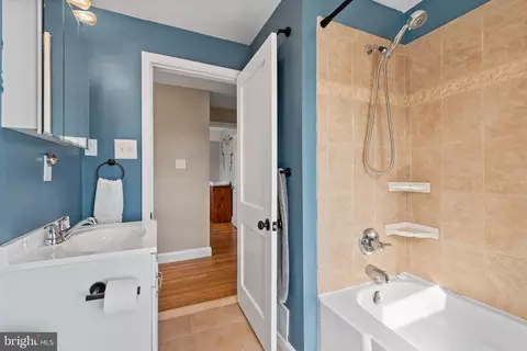 Bath - 5532 Oakland Rd, Halethorpe, MD 21227 photo 1 of 1