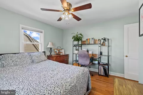 Bedroom - 5532 Oakland Rd, Halethorpe, MD 21227 photo 9 of 13