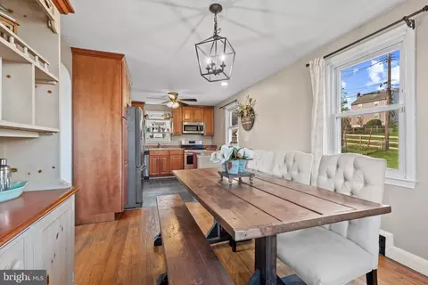Dining - 5532 Oakland Rd, Halethorpe, MD 21227 photo 2 of 4