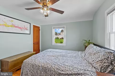 Bedroom - 5532 Oakland Rd, Halethorpe, MD 21227 photo 10 of 13