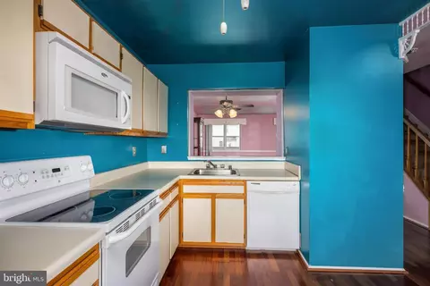 Kitchen - 5 Old Knife Ct, Middle River, MD 21220 photo 2 of 3