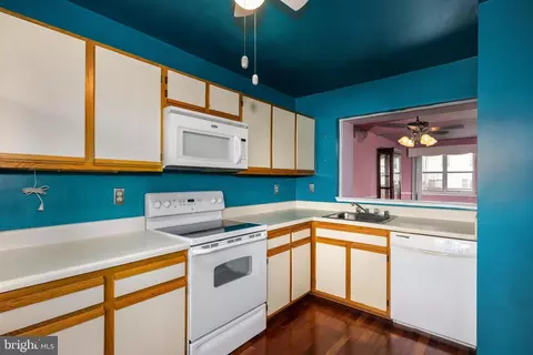 Kitchen - 5 Old Knife Ct, Middle River, MD 21220 photo 1 of 3