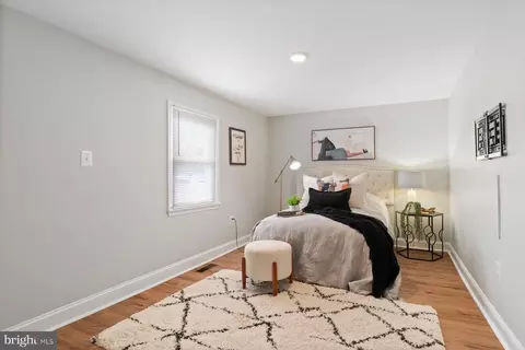 Bedroom - 4100 West Dr, Baltimore, MD 21229 photo 2 of 4