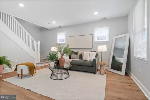 Entry Way - 4100 West Dr, Baltimore, MD 21229 photo 1 of 6