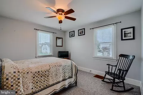 Bedroom - 3119 Whiteway Rd, Sparrows Point, MD 21219 photo 2 of 8