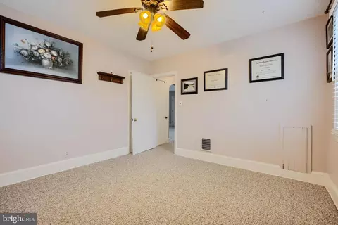 Bedroom - 3119 Whiteway Rd, Sparrows Point, MD 21219 photo 5 of 8