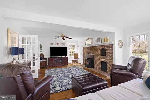 Living - 13714 Harcum Rd, Phoenix, MD 21131 photo 2 of 2