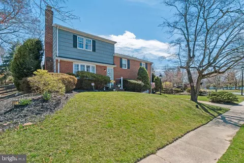 201 Rollingdale Rd, Catonsville, MD 21228