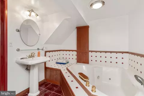 Bath - 1582 Dellsway Rd, Towson, MD 21286 photo 4 of 5