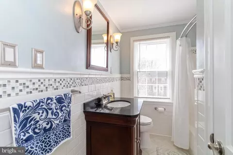 Bath - 1582 Dellsway Rd, Towson, MD 21286 photo 1 of 5