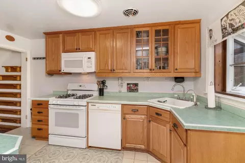Kitchen - 1582 Dellsway Rd, Towson, MD 21286 photo 2 of 2