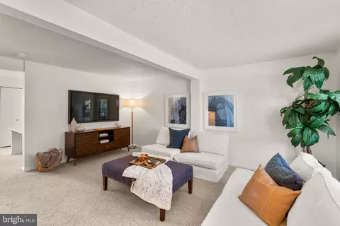 Living - 2 Ramsgate Ct, Halethorpe, MD 21227 photo 2 of 3