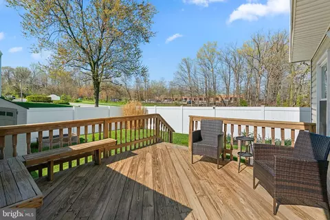 Exterior - 2 Ramsgate Ct, Halethorpe, MD 21227 photo 4 of 7