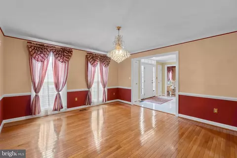 Entry Way - 56 Bellchase Ct, Pikesville, MD 21208 photo 4 of 7