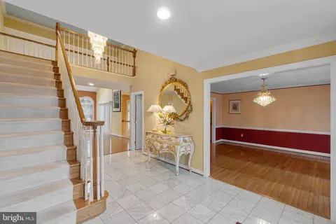Entry Way - 56 Bellchase Ct, Pikesville, MD 21208 photo 3 of 7
