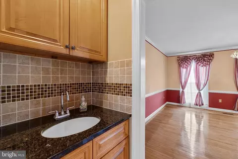 Entry Way - 56 Bellchase Ct, Pikesville, MD 21208 photo 5 of 7