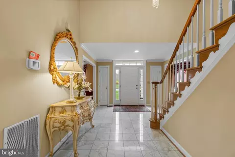 Entry Way - 56 Bellchase Ct, Pikesville, MD 21208 photo 2 of 7