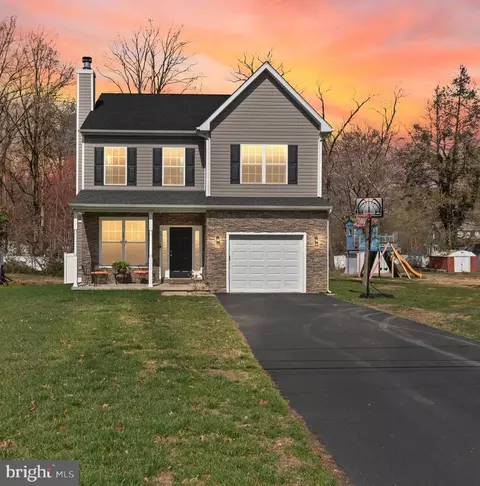 Exterior - 13118 Miles Rd, Middle River, MD 21220 photo 2 of 8
