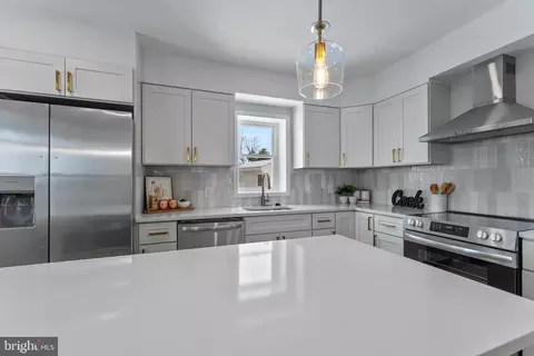 3301 Rolling Rd, Windsor Mill, MD 21244 photo 8