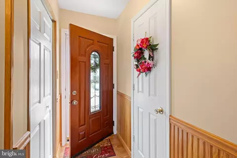 3916 Hunt Harbor Rd, Middle River, MD 21220 photo 3