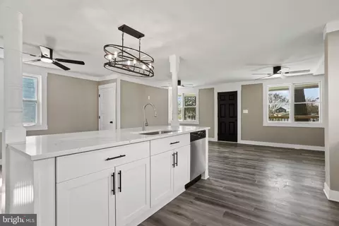 7306 Hughes Ave, Sparrows Point, MD 21219 photo 11
