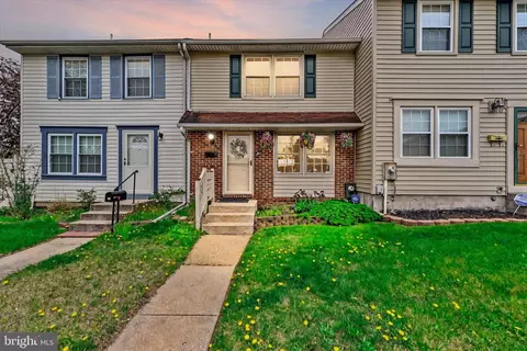 39 Guinevere Ct, Rosedale, MD 21237